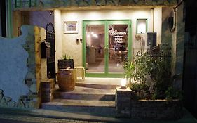 Cinnamon Guesthouse Dogo
